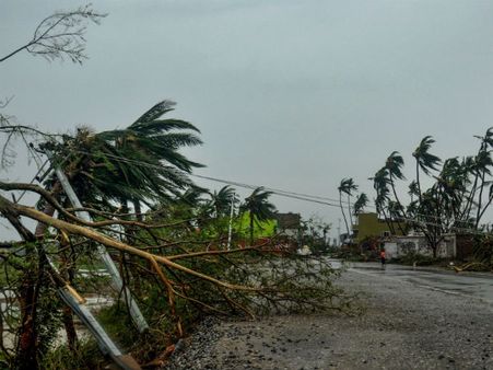 'ফণী'র বিধ্বংসী হানার পর ওড়িশায় 'তীব্র গরমে ৮ দিন ধরে নেই জল-বিদ্যুৎ! বাড়ছে ক্ষোভ
