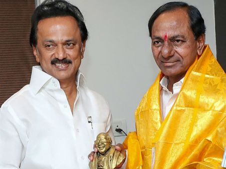 তৃতীয় ফ্রন্টের তোড়জোড় ভোট শেষের আগেই, কেসিআর-স্ট্যালিন সাক্ষাতে নয়া জল্পনা