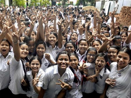 রাত পোহালেই মাধ্যমিকের ফলপ্রকাশ, ঘরে বসেই কীভাবে পাবেন রেজাল্ট! জেনে নিন