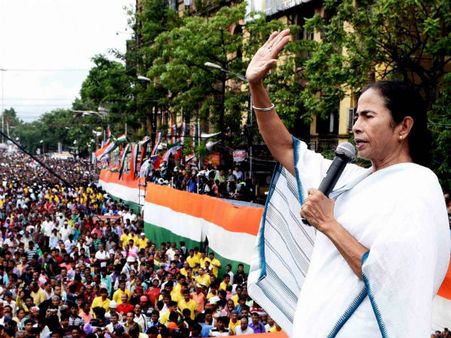 মমতা বিজেপির শহীদ শ্রদ্ধায় খেপছেন কেন? ২১ জুলাই আপনিও তো করেছেন একই কাণ্ড
