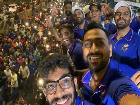 আইপিএল জয়ে মুম্বইকরদের উচ্ছ্বাসে স্তব্ধ বাণিজ্য নগরী, আপ্লুত খেলোয়াড়েরা