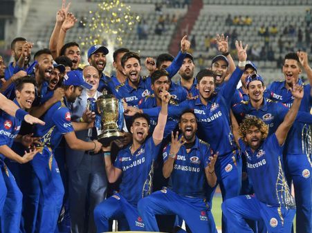 ১২ মে : ফিরে দেখা মু্ম্বই ইন্ডিয়ান্সের এক বছর আগের আইপিএল জয়, ধোনিদের ১ রানে হার