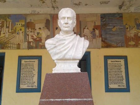 গুজরাতি মন তো, বলে দিলেন পঞ্চধাতুর মূর্তি তৈরী করে দেব! অপমানের ঘা কিন্তু তাতে শুকোবে না