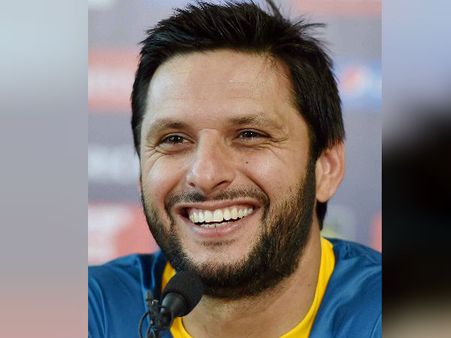 এতদিনে নিজের আসল বয়স জানালেন আফ্রিদি, চমকে যাবেন আপনিও