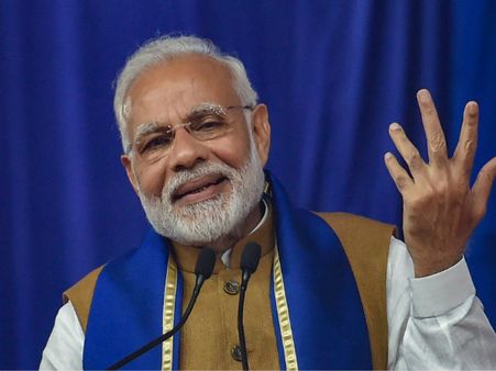 আবিষ্কারের কয়েকবছর আগেই ডিজিটাল ক্যামেরায় ছবি তোলেন মোদী! বক্তব্যে তোলপাড় সোশ্যাল মিডিয়া