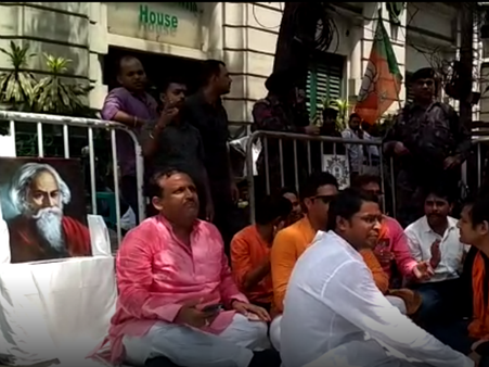 রবীন্দ্রনাথের জন্মবার্ষিকী: এই সংকীর্ণ জাতীয়তাবাদের রাজনীতির সময়ে তাঁর শিক্ষা মনে পড়ছে