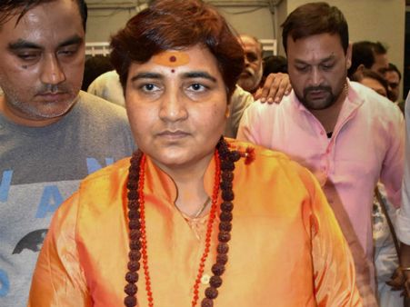 মালেগাঁও বিস্ফোরণ : সাধ্বী প্রজ্ঞাকে প্রতি সপ্তাহে আদালতে হাজিরার নির্দেশ