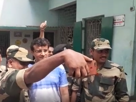 ভোট দিয়ে রাজনীতিতে যোগদান নিয়ে কী বললেন সৌরভ, জানতে পড়ুন