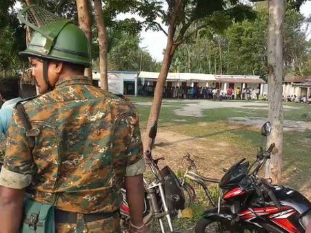 বাঁকুড়ায় ছাপ্পার অভিযোগে বিজেপি-তৃণমূল সংঘর্ষ ঘিরে ধুন্ধুমার! আহত ৩