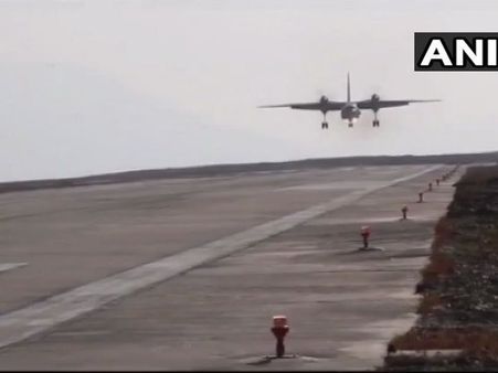 মিলল ভারতীয় বায়ু সেনার বিমানের ধ্বংসাবশেষ! উদ্বিগ্ন প্রতিরক্ষামন্ত্রী