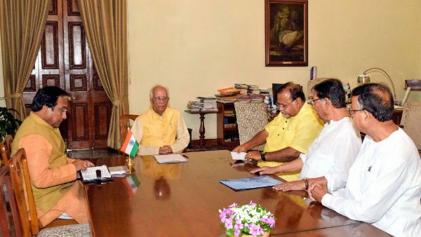 উস্কানিমূলক কথাবার্তা বন্ধ করুন, সর্বদল বৈঠকে রাজনৈতিক দলগুলিকে কড়া বার্তা রাজ্যপালের