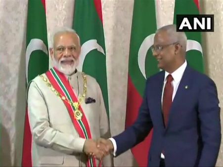 নরেন্দ্র মোদীকে সর্বোচ্চ সম্মান মলদ্বীপের, প্রতিবেশীকে গুরুত্ব দেওয়ার কথাই বললেন প্রধানমন্ত্রী