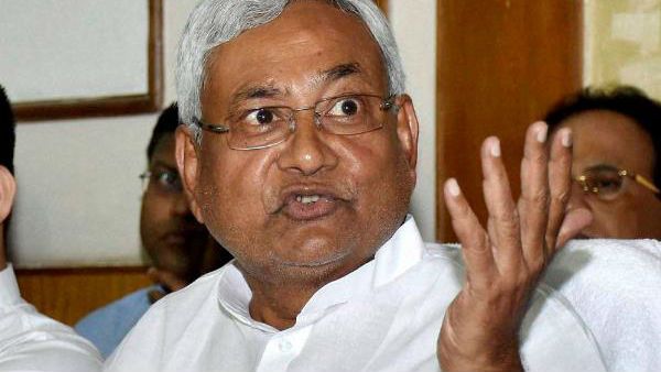 এনসেফ্যালাইটিসে আক্রান্তদের দেখতে গিয়ে বিহারে বিক্ষোভের মুখে নীতীশ কুমার