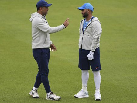 ছেলে বিশ্বকাপে সুযোগ পেতে মন্দিরে ছুটেছিলেন পন্থের মা, চাহাল শোয়ে জানা গেল অজানা কাহিনি