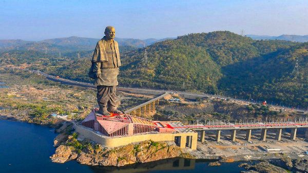 এক বর্ষাতেই কাবু, ছাদ ফেটে জল পড়ছে স্ট্যাচু অব ইউনিটির দর্শকদের গ্যালারিতে