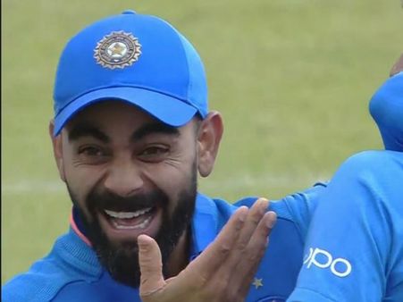 বিশ্বকাপের প্রথম বলে বিজয়ের উইকেট, কোহলির প্রতিক্রিয়া ভাইরাল