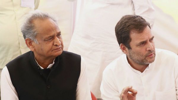 ব্রিটিশ শাসকদের সাহায্য করত যাঁরা তাঁরা কংগ্রেসের ঐতিহ্য নিয়ে প্রশ্ন তুলছে, কটাক্ষ গেহলটের