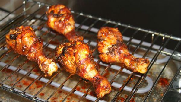 মুরগির মাংস-ডিম নিরামিষ ঘোষিত হোক! গেরুয়া শিবিরের সাংসদের দাবিতে কোন জবাব দিলেন নেটিজেনরা