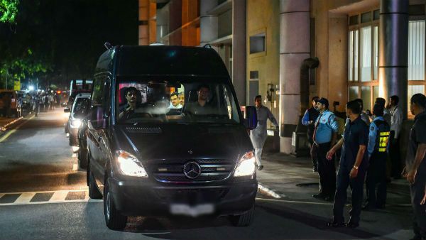 ভিআইপি নিরাপত্তা নিয়ে পর্যালোচনা দেশ জুড়ে! নিরাপত্তা হারাতে চলেছেন পরিচিত যে সব নেতা ও পরিবার