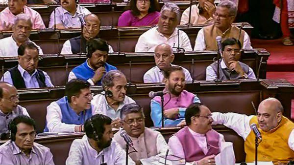 কীভাবে কৌশলে রাজ্যসভায় তিন তালাক বিল পাশ করিয়ে নিল বিজেপি