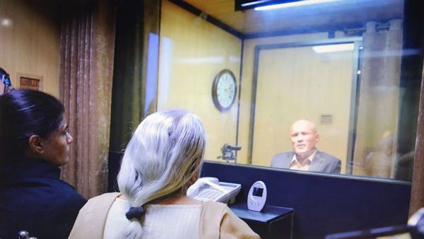 জয় ভারতের, কুলভূষণ যাদব ফাঁসির সাজায় স্থগিতাদেশ আন্তর্জাতিক আদালতের