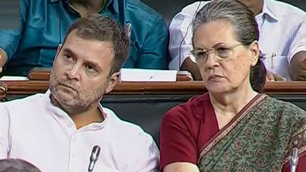 কর্ণাটকে পতনের পরে দেশের আর কোন কোন রাজ্যে টিমটিম করে বেঁচে রয়েছে কংগ্রেস সরকার!