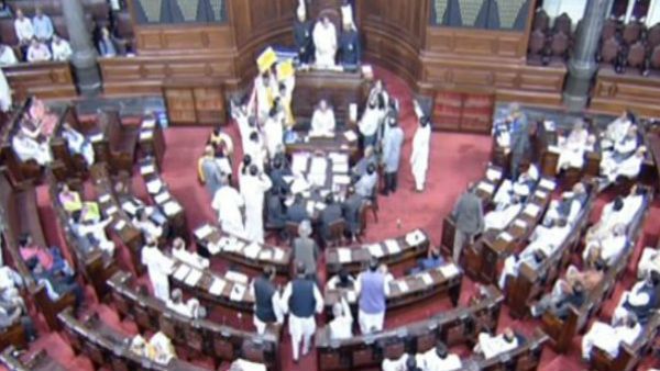 রাজ্যসভায় ওয়াকআউট নীতীশের দলের, তিন তালাক বিল ইস্যুতে অক্সিজেন পেল বিজেপি