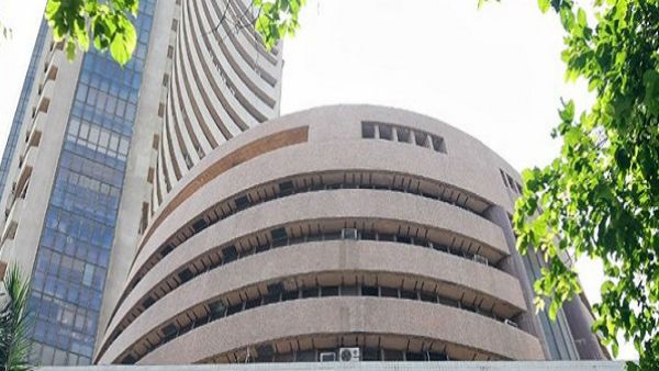 বাজেটের পর প্রথম ধাক্কা শেয়ার বাজারে, রেকর্ড পতন সেনসেক্সে