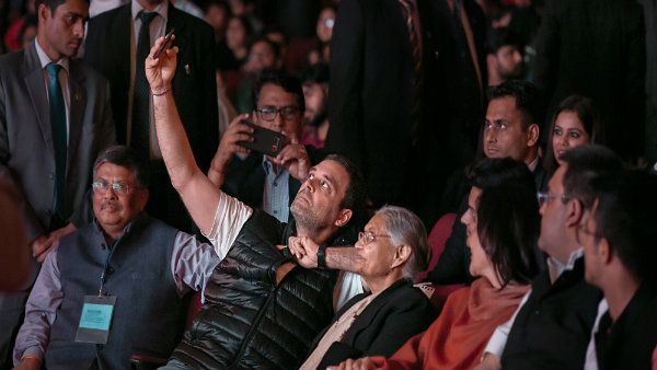 দিল্লিতে কংগ্রেস শাসনে একটি অধ্যায় শেষ হল শীলার প্রয়াণে