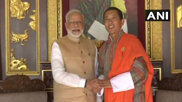 সুদৃঢ় হল বন্ধুত্ব, ভূটানে গার্ড অব অনার প্রধানমন্ত্রী নরেন্দ্র মোদীকে