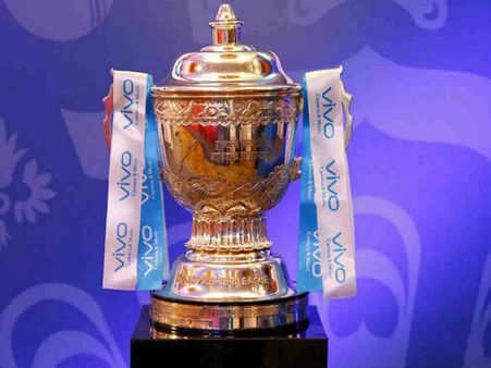 আইপিএলের অ্যাসোসিয়েট স্পনসরশিপ থেকে সরে দাঁড়াল হটস্টার