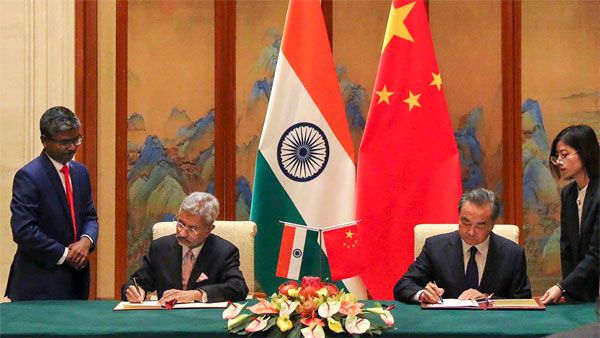 ভারতের লাদাখে চিনের ভুখণ্ড! কাশ্মীর-বিভাজনে সীমান্ত চুক্তি নিয়েও উঠে পড়ল প্রশ্ন