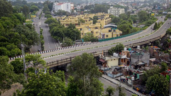 একদিনেই বদলের হাওয়া! বাণিজ্যের প্রসারে কাশ্মীরে অফিস খুলছে অ্যাসোচেম