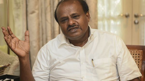 হিন্দি ভারতের জাতীয় ভাষা নয় , অজয় দেবগনকে এক হাত নিলেন কুমারস্বামী