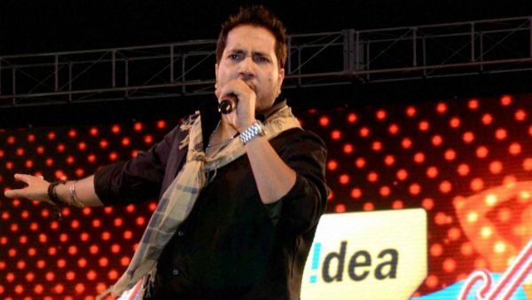 'পাকিস্তানে নেহা, সোনু নিগম গান গাইলে কিছু হয় না!' ক্ষমা চেয়েও তোপ মিকার