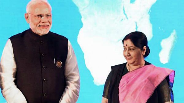 সুষমা তাঁকে বাধ্য করেছিলেন লিখিত বয়ান পড়তে! স্মৃতিচারণায় নরেন্দ্র মোদী