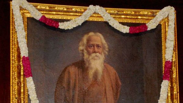 বাঙালি হৃদয়ে রবীন্দ্রনাথ, তবু মননে পশিল কী শ্রাবণ! 