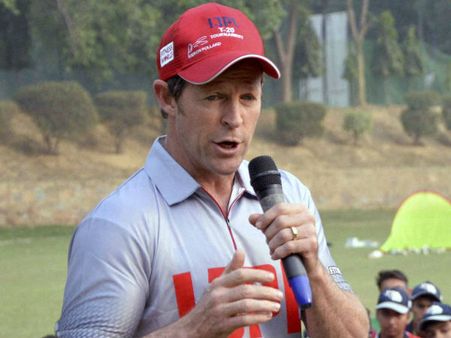 রবীন্দ্র জাদেজার সঙ্গে তুলনা, ভারতীয় ক্রিকেট ফ্যানের সঙ্গে টুইট যুদ্ধে জন্টি রোডস