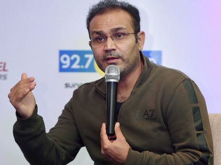 সোশ্যাল মিডিয়ায় হাসির খোরাক হলেন বীরেন্দ্র শেহবাগ, কিন্তু কেন?