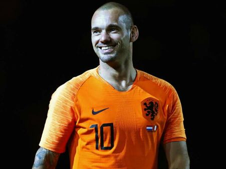 ফুটবল থেকে অবসর নিলেন ডাচ লেজেন্ড ওয়েসলি স্নেইডার
