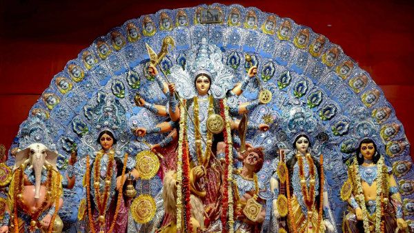 বাঙালির নস্টালজিয়াকে হাতিয়ার করে ৮০-তে পা দিচ্ছে উত্তর কলকাতার আহিরীটোলা সর্বজনীন