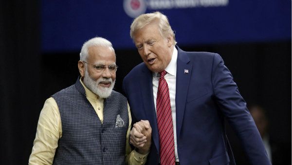 আমেরিকার মাটিতে দাঁড়িয়ে ৩৭০ ধারা ইস্যুতে পাকিস্তানকে বেনজির আক্রমণ মোদীর, শ্রোতা ট্রাম্প