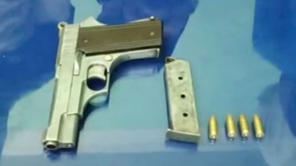 গভীর রাতে অভিযান চালাল এসএসবি-র ব্যা টালিয়ান, আগ্নেয়াস্ত্র-সহ গ্রেফতার দুই