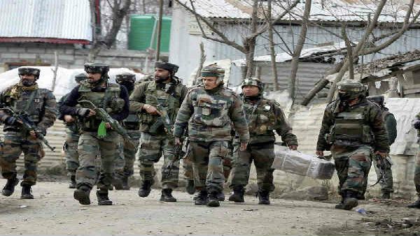 জম্মু ও কাশ্মীরে বড় জঙ্গি হামলার ছক বানচাল! উদ্ধার ৪০ কেজি বিস্ফোরক