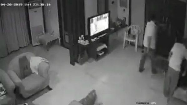 পুত্রবধূকে লাঞ্ছনা প্রাক্তন বিচারপতির! ভিডিও হল ভাইরাল