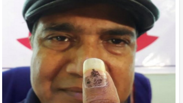 বৃদ্ধাঙ্গুষ্ঠের নখে আস্ত চন্দ্রযান ২! শিলিগুড়ির অণু-শিল্পী তাক লাগিয়ে দিলেন বিশ্বকে