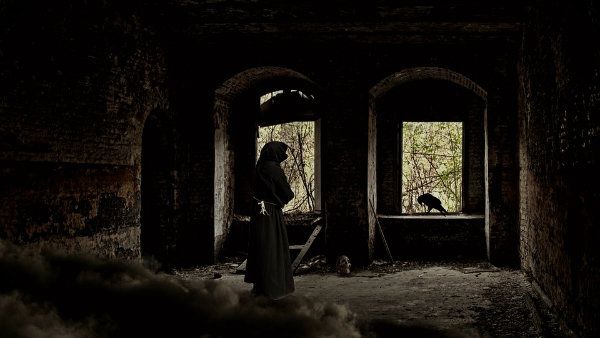 রাত নামলেই শোনা যায় কান্নার আওয়াজ, বিকট শব্দ! ভূতের আতঙ্কে কাঁটা বাসিন্দারা