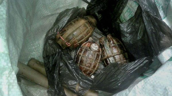 বিপুল পরিমান বিস্ফোরক সহ শহরে গ্রেফতার ২