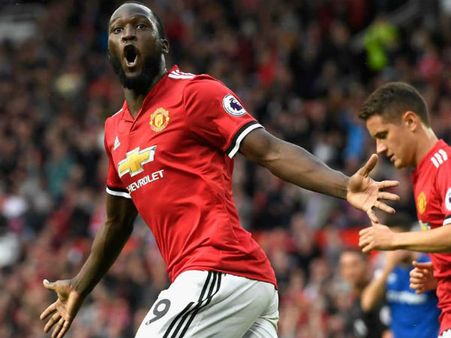 পেনাল্টিতে গোল দেওয়ার পর লুকাকুকে বর্ণবৈষম্য মূলক মন্তব্য ঘিরে বিতর্ক