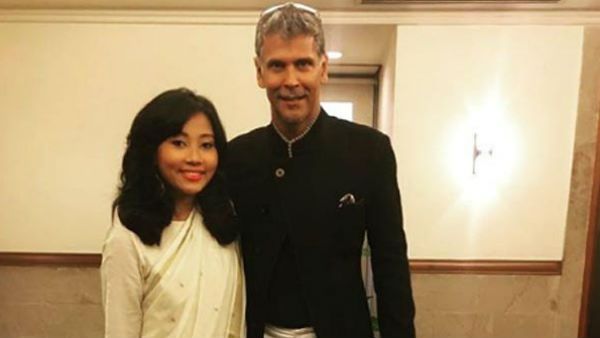 স্বামীকে 'বাবা' বলে ডাকেন মিলিন্দের স্ত্রী! প্রেমপর্বের গোপন তথ্য ফাঁস